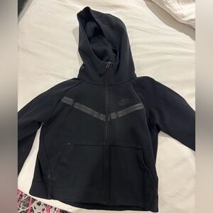 Women’s cropped Nike tech